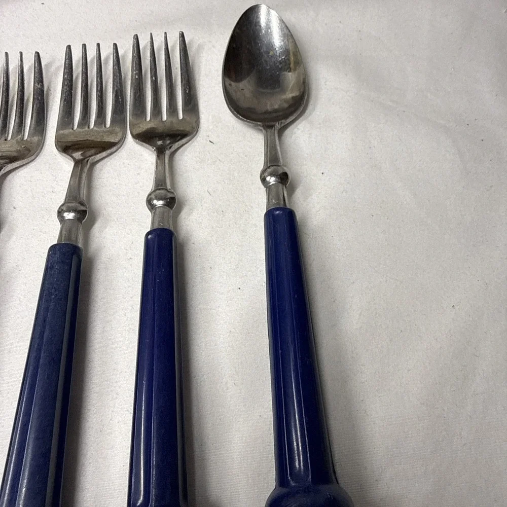 Flatware,Oxford Hall 4 Forks 1 Spoon 4 Knifes Blue Handle Stainless Japan VTG.
